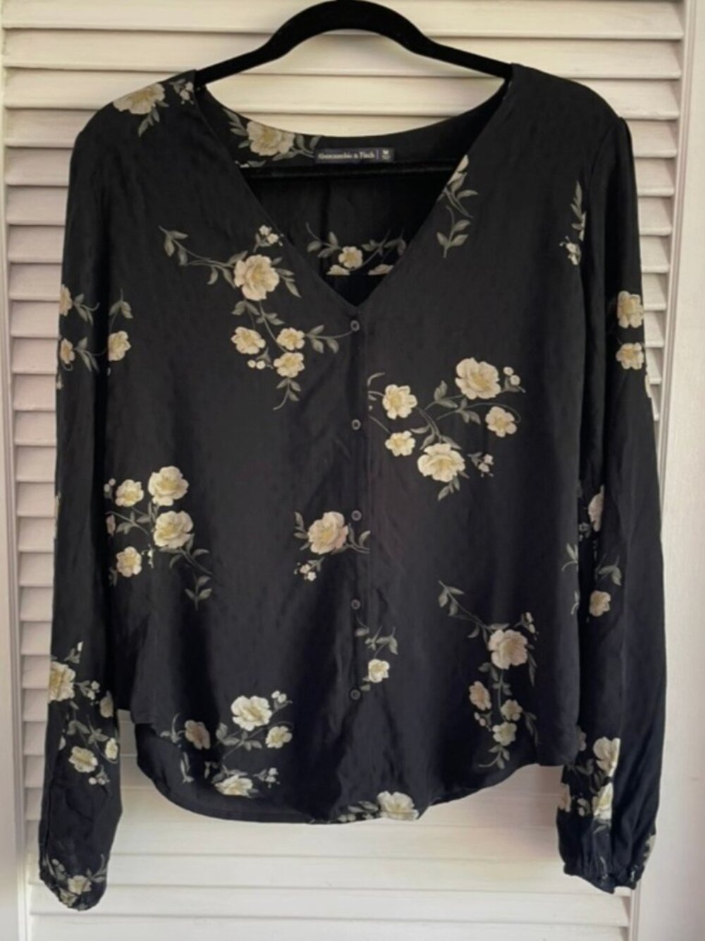 Abercrombie & Fitch Sz M Black Floral Button Up Blouse Boho Whimsigoth
